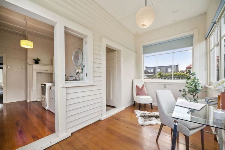 Photo of property in 1/28 Ngataringa Road, Devonport, Auckland, 0624