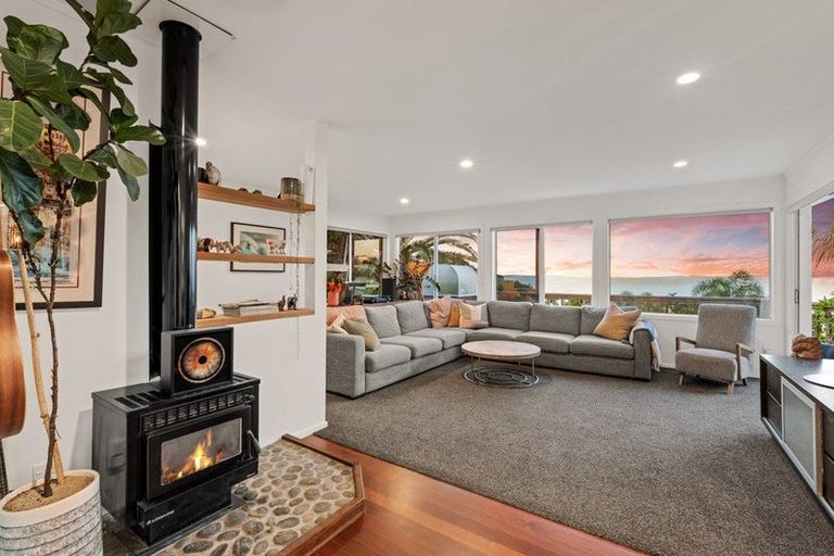 Photo of property in 74 Duncansby Road, Stanmore Bay, Whangaparaoa, 0932