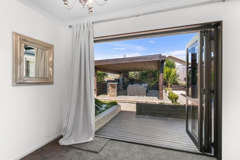 Photo of property in 5 Skelton Crescent, Paparoa, 0571