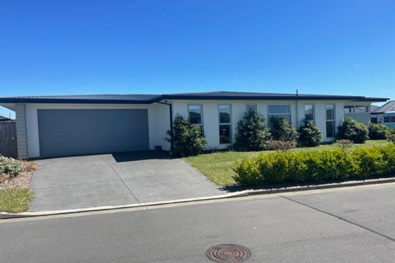 Photo of property in 14 Maka Lane, Halswell, Christchurch, 8025