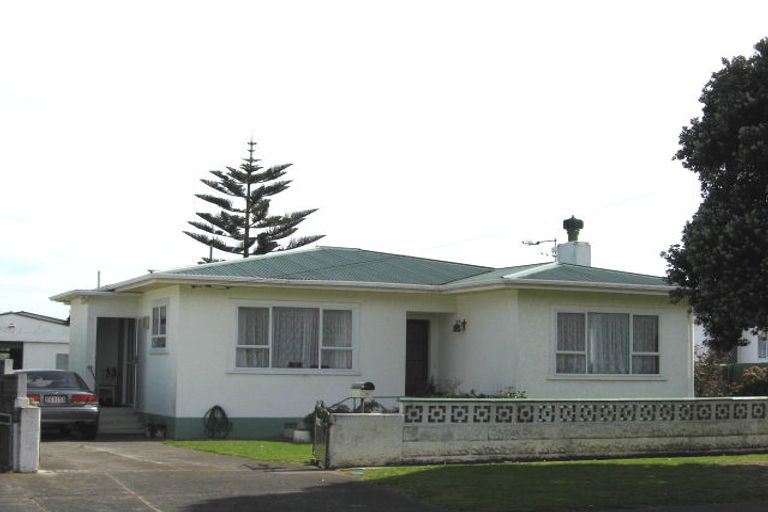 Photo of property in 69 Thatcher Street, Castlecliff, Whanganui, 4501