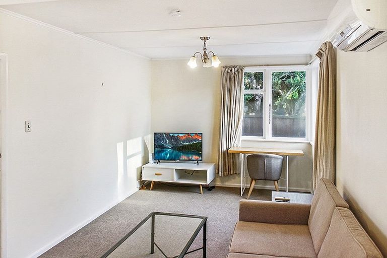 Photo of property in 3 Nyton Place, Bryndwr, Christchurch, 8053