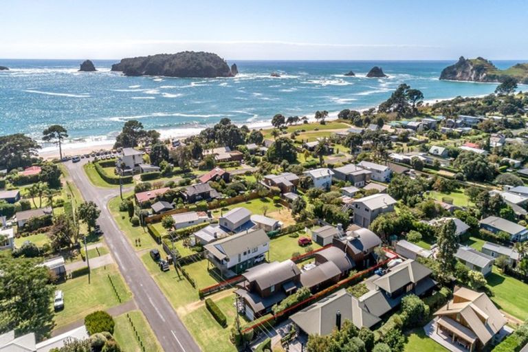 Photo of property in 17 Hahei Beach Road, Hahei, Whitianga, 3591