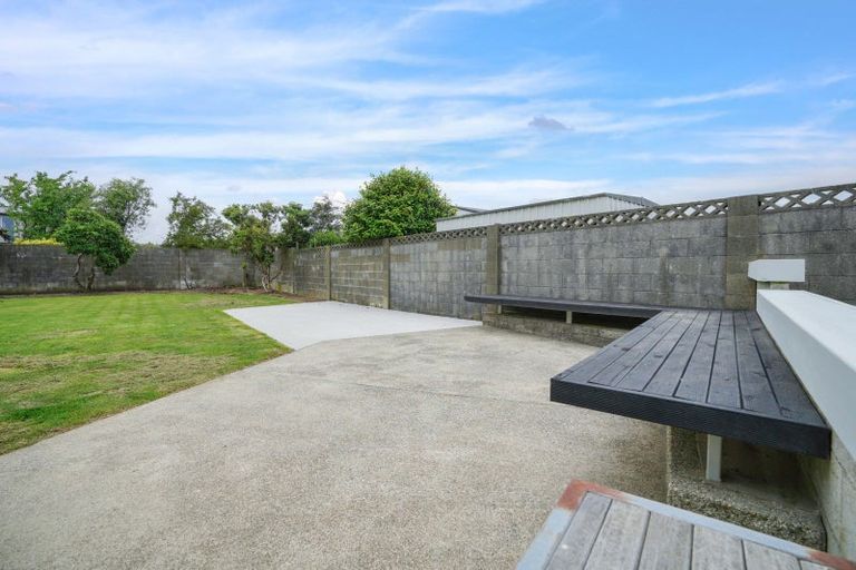 Photo of property in 21 Irvine Street, Wallacetown, 9816