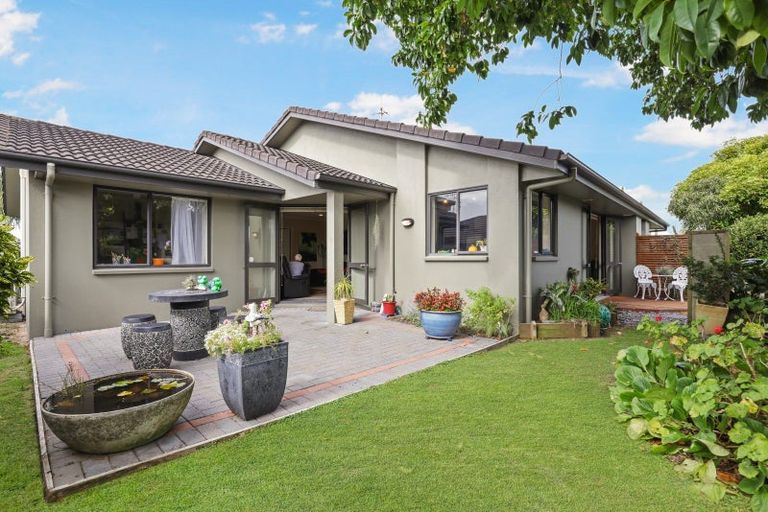 Photo of property in 1 Fencourt Place, Rototuna North, Hamilton, 3210