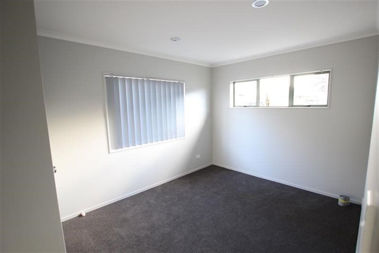 Photo of property in 2 Ettrick Lane, Papakura, 2110