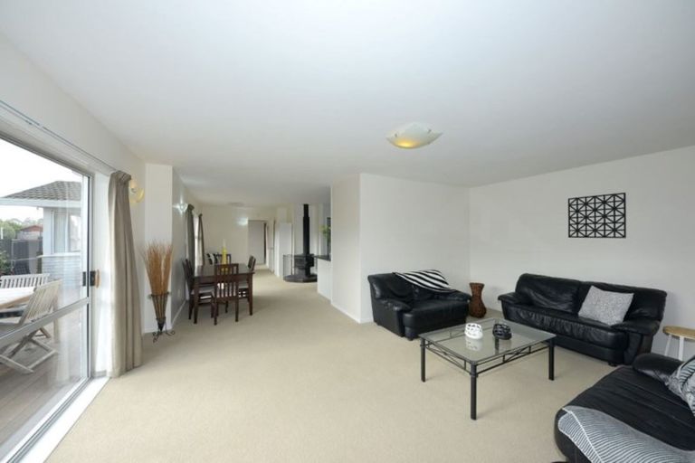 Photo of property in 10 Te Maru Place, Redwood, Christchurch, 8051