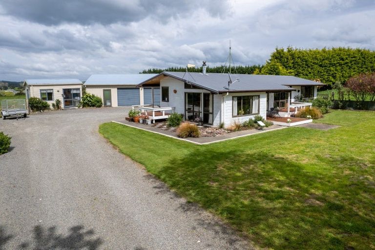 Photo of property in 47 Cowper Side Road, Dannevirke, 4976