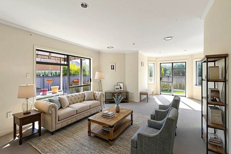 Photo of property in 4 Francis Skinner Place, Orewa, 0931