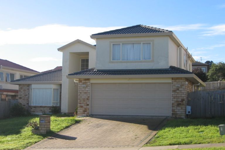Photo of property in 4 Dunvegan Rise, East Tamaki Heights, Auckland, 2016