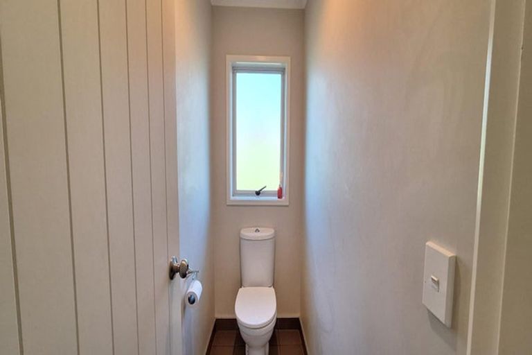 Photo of property in 38 Borneo Drive, Fairview Heights, Auckland, 0632