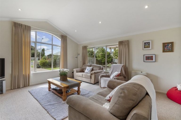 Photo of property in 104 Rototuna Road, Rototuna, Hamilton, 3210