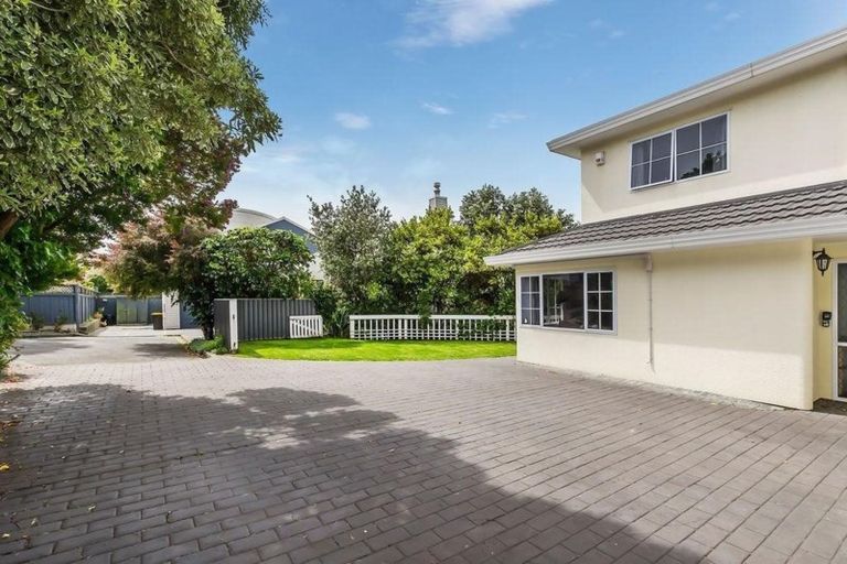 Photo of property in 153 Westchester Drive, Churton Park, Wellington, 6037
