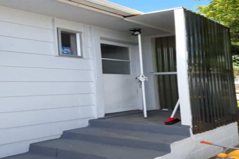 Photo of property in 1/5 Sharland Avenue, Manurewa, Auckland, 2102