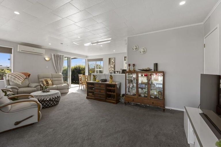 Photo of property in 2 Gardenia Avenue, Bell Block, New Plymouth, 4312