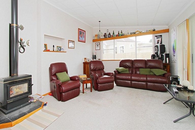 Photo of property in 4 Portia Street, Stratford, 4332