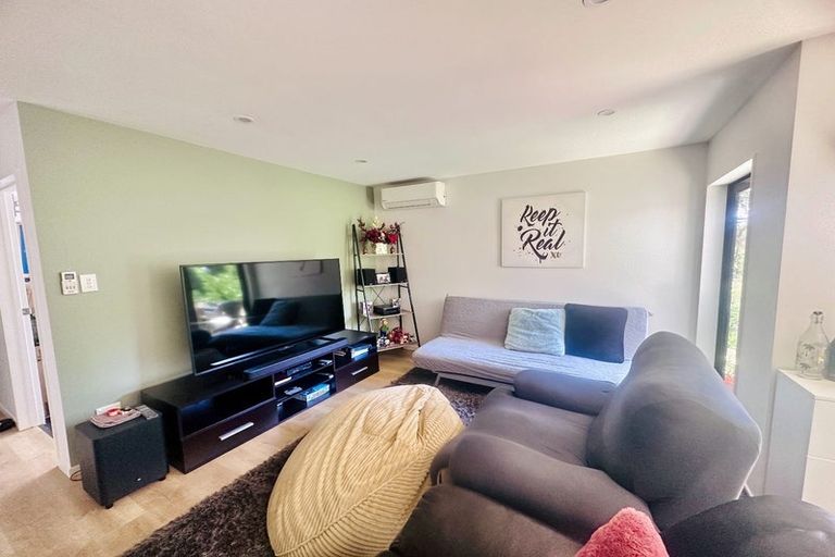 Photo of property in 45c Seon Place, Birkdale, Auckland, 0626