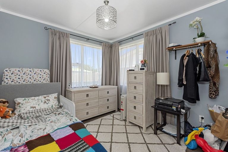 Photo of property in 8 Cricket Place, Melville, Hamilton, 3206