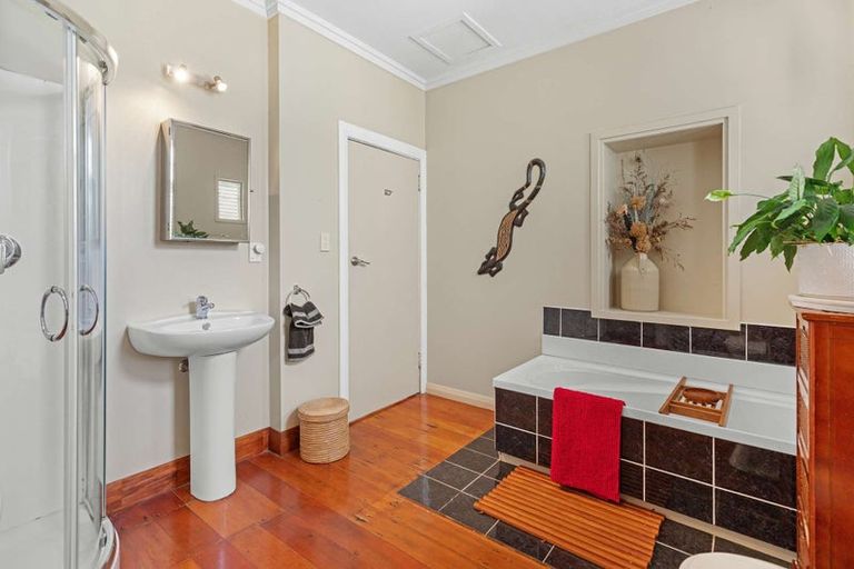 Photo of property in 16 Avon Street, Rongotea, 4476