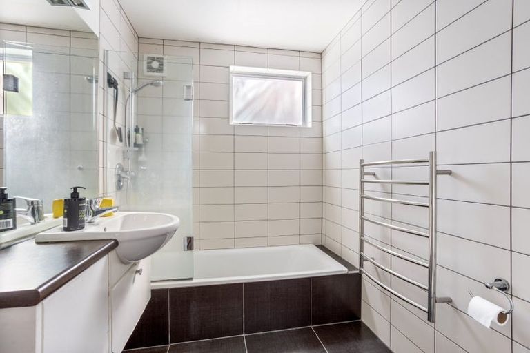 Photo of property in 505a Point Chevalier Road, Point Chevalier, Auckland, 1022