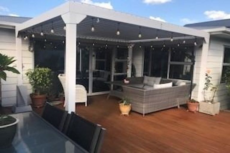 Photo of property in 1/67 Gulf View Road, Murrays Bay, Auckland, 0630