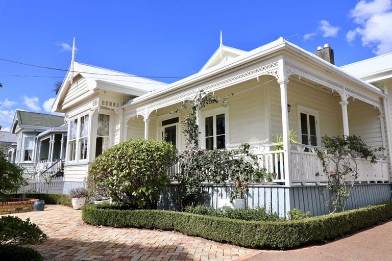 Photo of property in 7 Grahame Street, Devonport, Auckland, 0624