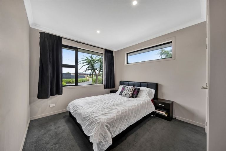 Photo of property in 15 Wentworth Lane, Waiwhakaiho, New Plymouth, 4312