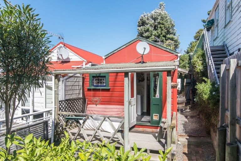 Photo of property in 30 Duppa Street, Berhampore, Wellington, 6023