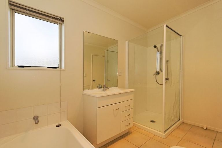 Photo of property in 3 Charta Place, Sunnyvale, Auckland, 0612