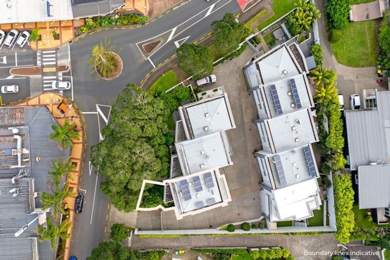 Photo of property in Montrose Villas, 441c Beach Road, Mairangi Bay, Auckland, 0630