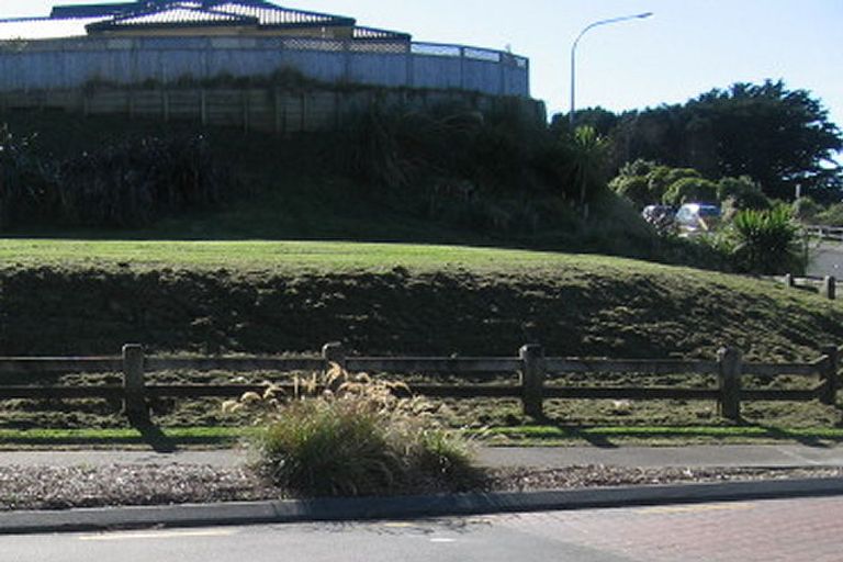 Photo of property in 2 Ring Lane, Paparangi, Wellington, 6037