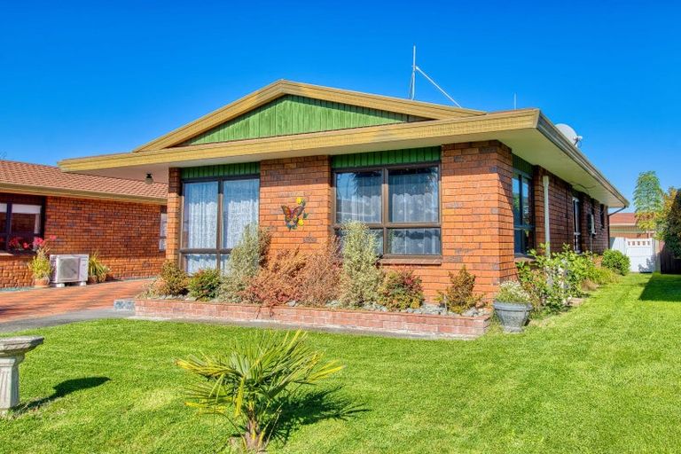 Photo of property in 2/14 Avondale Road, Taradale, Napier, 4112