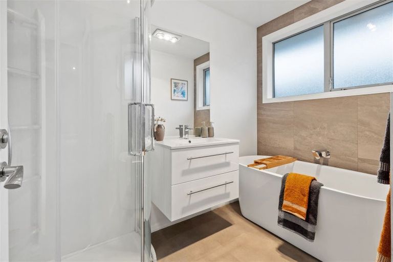 Photo of property in 2/57 Mcfaddens Road, St Albans, Christchurch, 8052