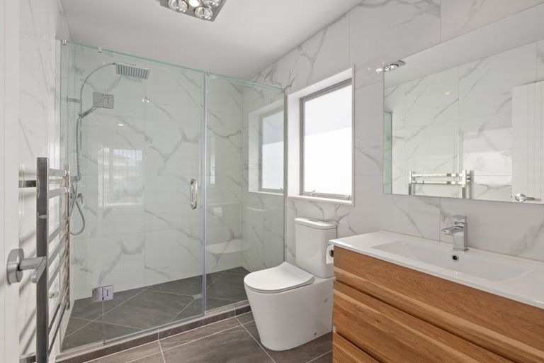 Photo of property in 47 Davey Crescent, Orewa, 0931