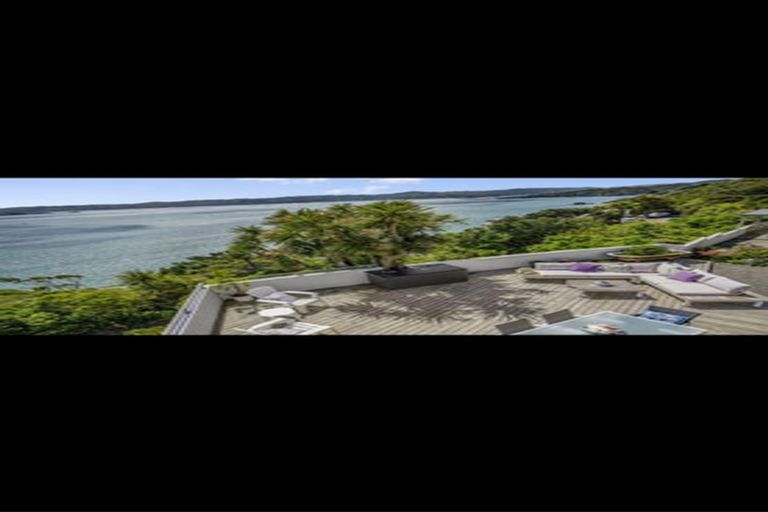 Photo of property in 58 Ferry Road, Days Bay, Lower Hutt, 5013