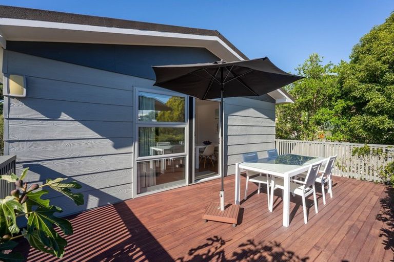 Photo of property in 15 Napier Grove, Waikanae Beach, Waikanae, 5036