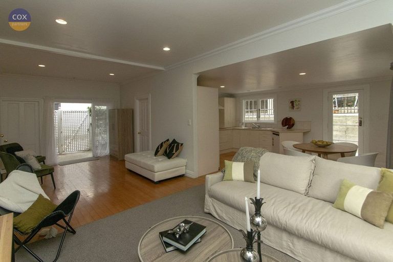 Photo of property in 21 Milton Road, Bluff Hill, Napier, 4110