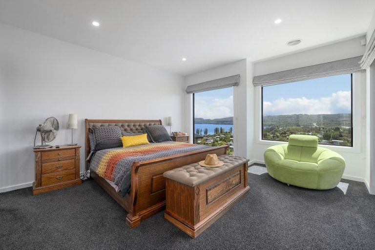 Photo of property in 38 Peregrine Place, Kinloch, Taupo, 3377