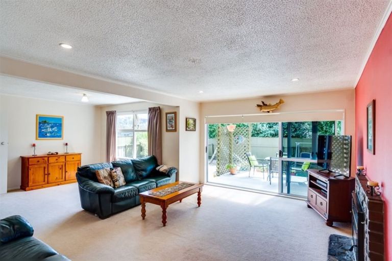 Photo of property in 75 Church Road, Taradale, Napier, 4112