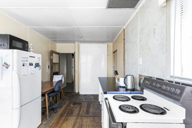 Photo of property in 61 Wellington Road, Wainuiomata, Lower Hutt, 5014