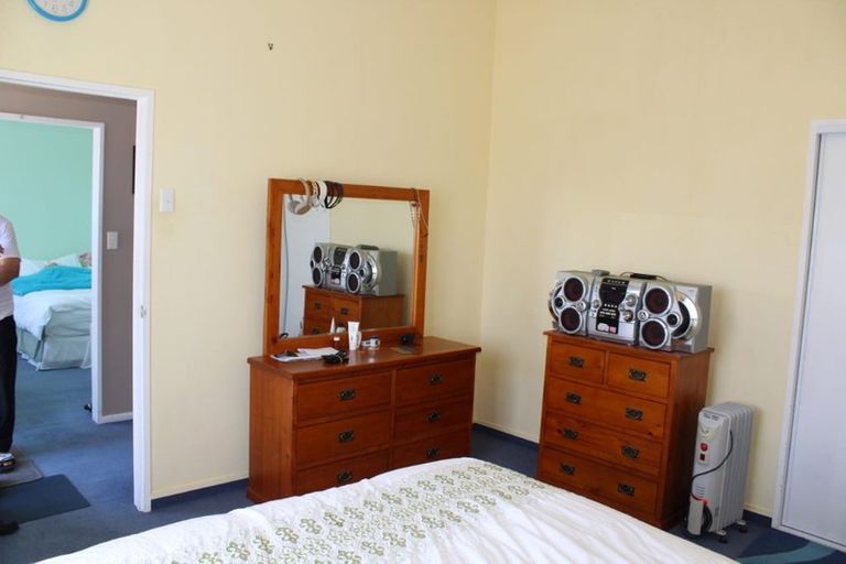 Photo of property in 18 Wesley Street, South Dunedin, Dunedin, 9012