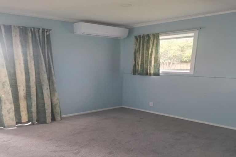 Photo of property in 10c Earl Road, Titirangi, Auckland, 0604