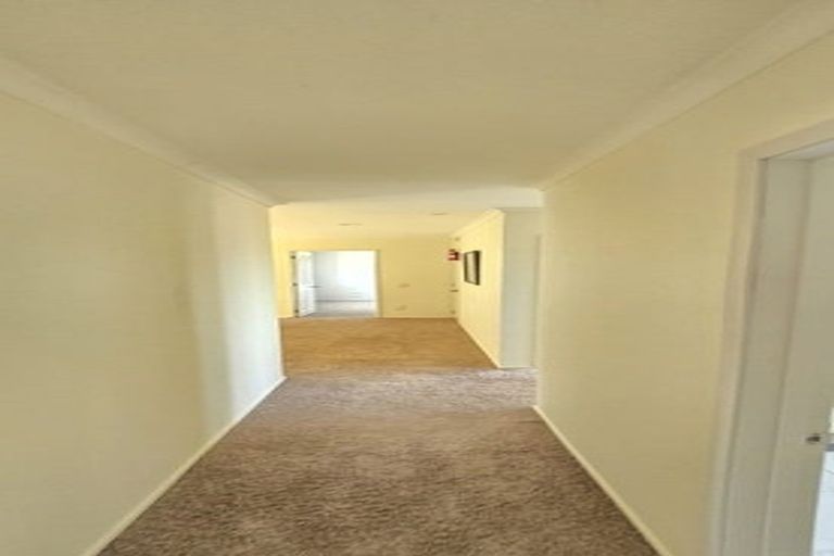 Photo of property in 12 Glanmire Place, Flat Bush, Auckland, 2016