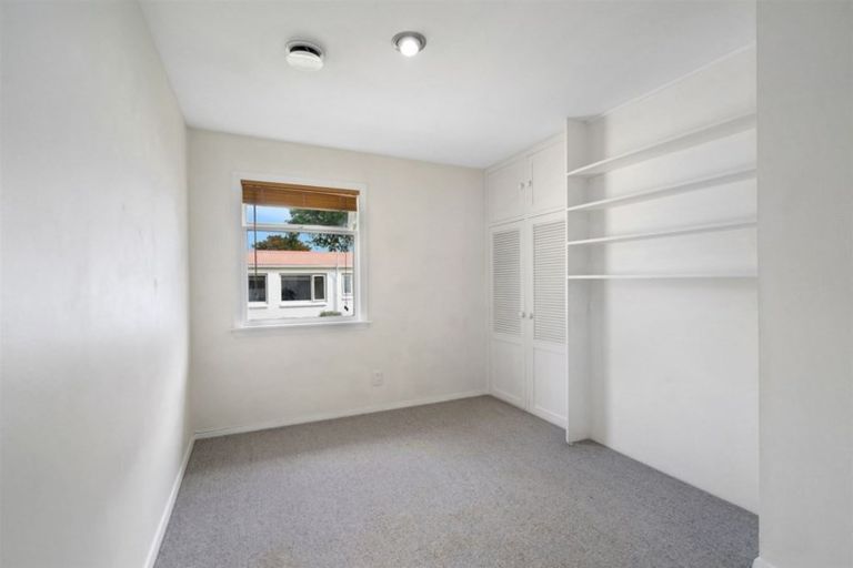Photo of property in 15 Cranbrook Avenue, Burnside, Christchurch, 8053