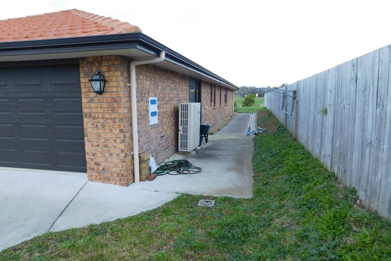 Photo of property in 2 Mooring Close, Haruru, 0204
