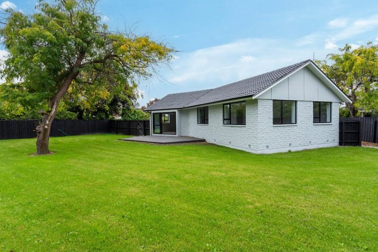 Photo of property in 8c Leeman Place, Redwood, Christchurch, 8051