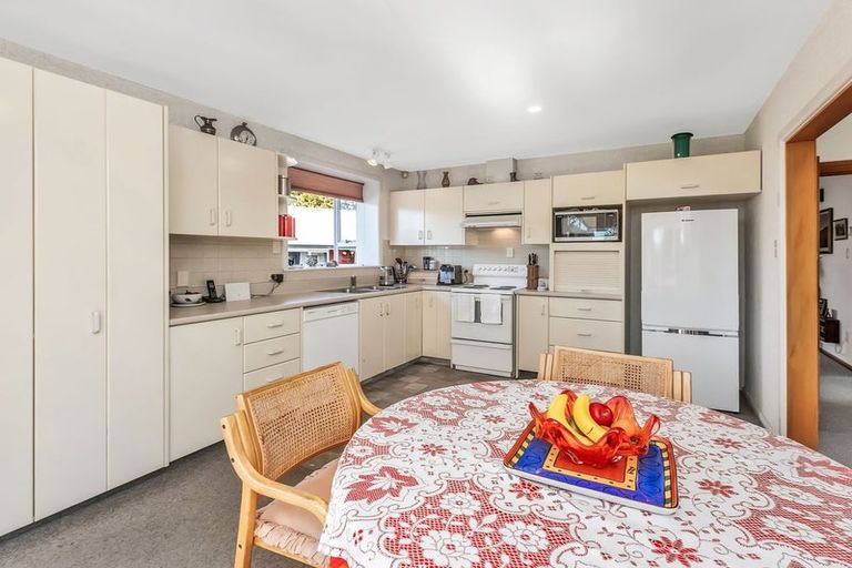 Photo of property in 2/20 Gunns Crescent, Cashmere, Christchurch, 8022