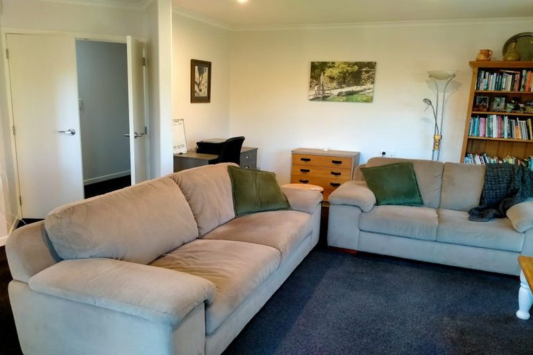 Photo of property in 2 Sovereign Isle Lane, Rototuna, Hamilton, 3210