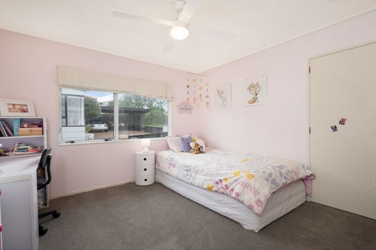 Photo of property in 139 Botany Road, Botany Downs, Auckland, 2010