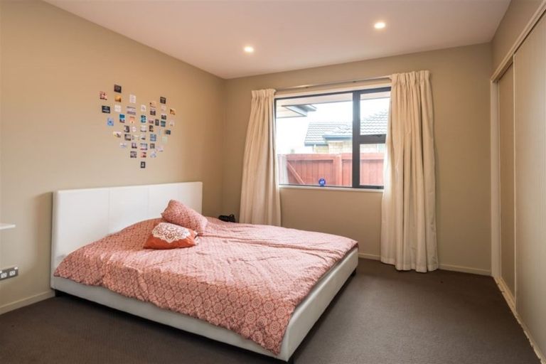 Photo of property in 25 Linkwater Way, Parklands, Christchurch, 8083